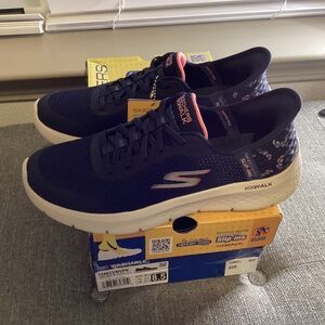 Skechers Women's Slip-Ins: GO WALK Flex - Eva Walking Sneakers, size 8.5